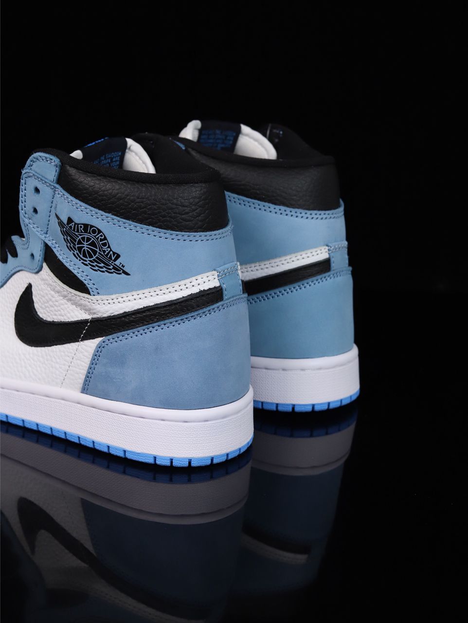 Air Jordan 1 Retro High « University Blue »