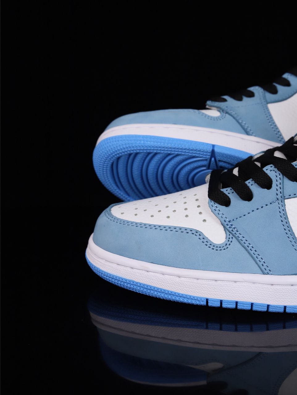 Air Jordan 1 Retro High « University Blue »