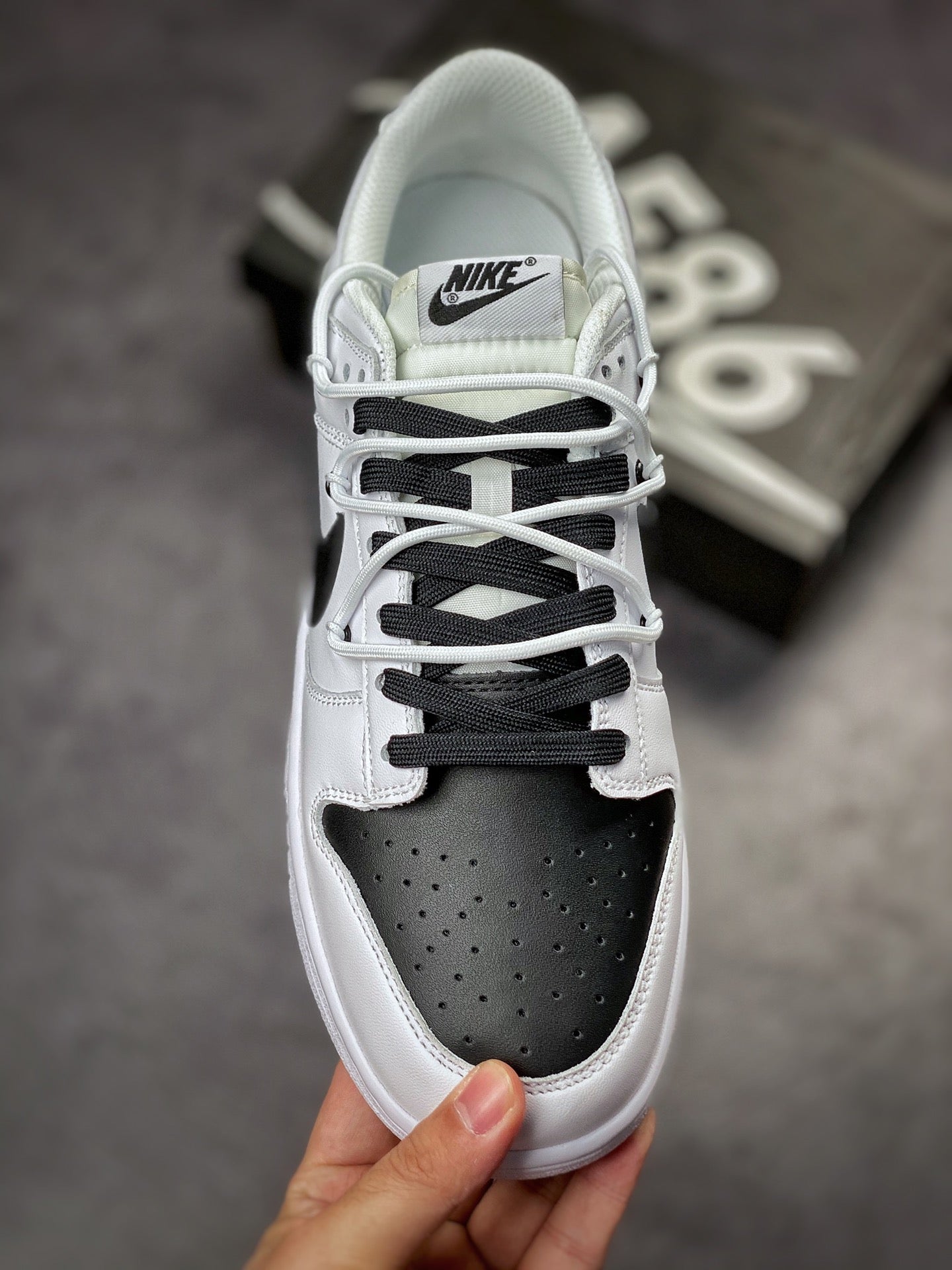 240 NIKE SB Dunk Low Retro