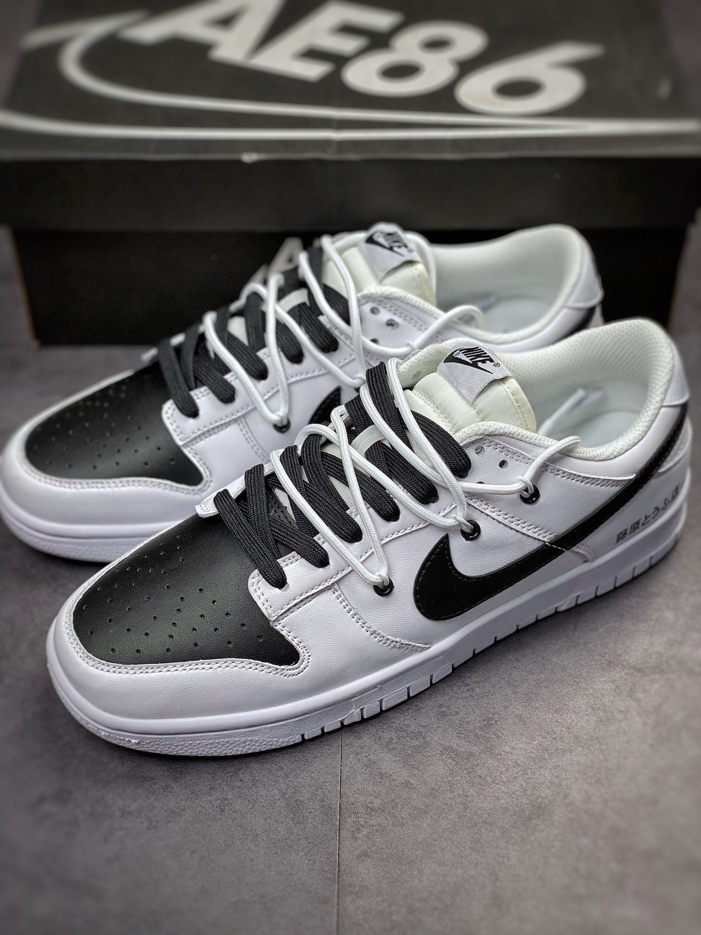 240 NIKE SB Dunk Low Retro