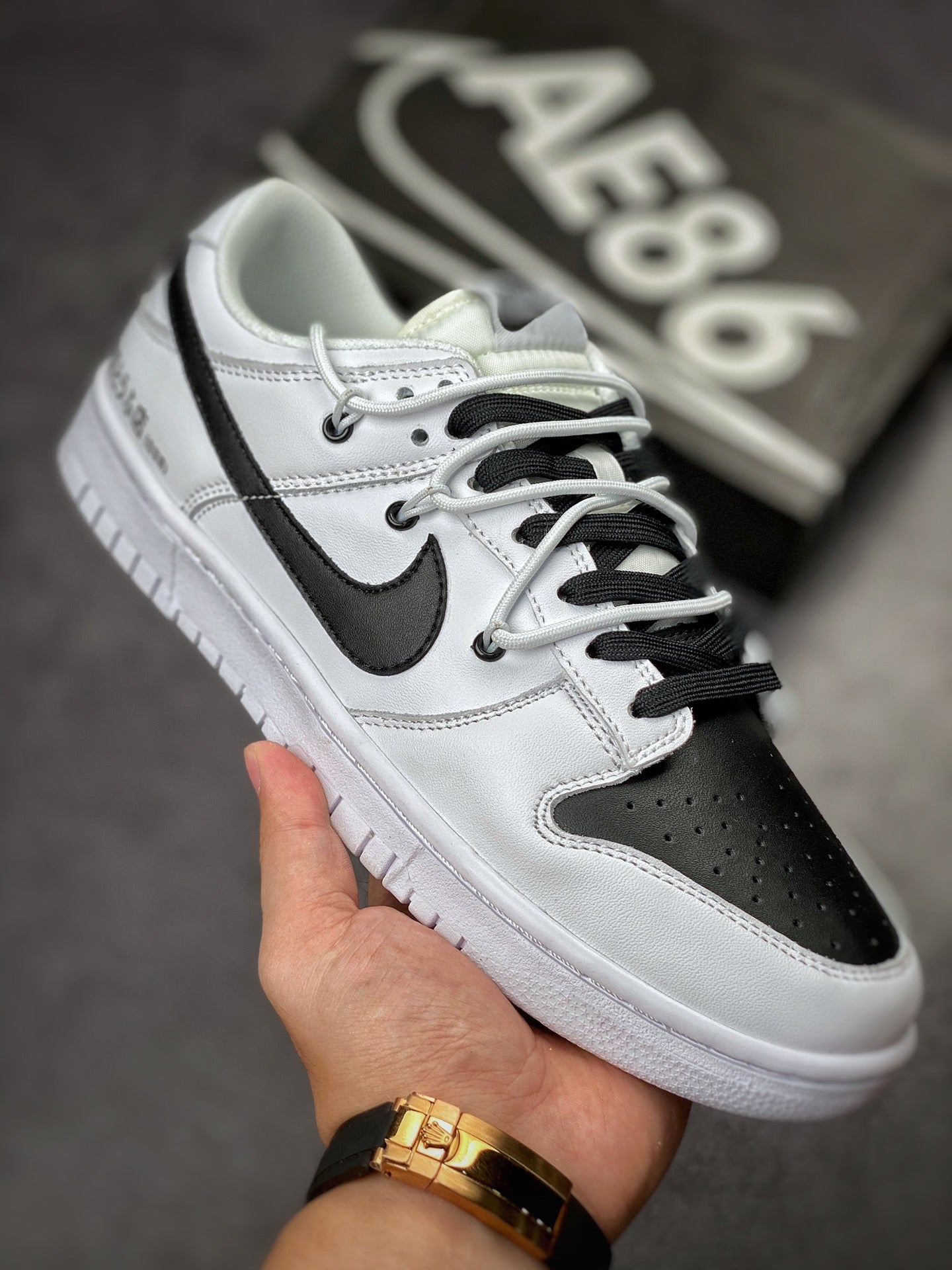 240 NIKE SB Dunk Low Retro